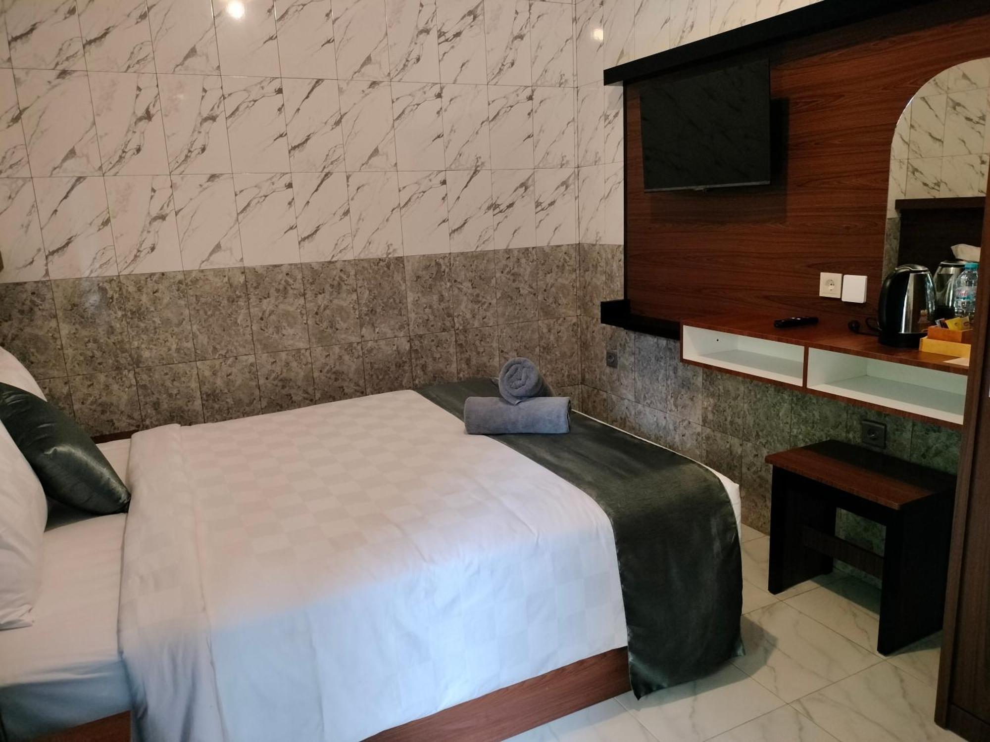 Готель Tirtasuci House Кута Екстер'єр фото