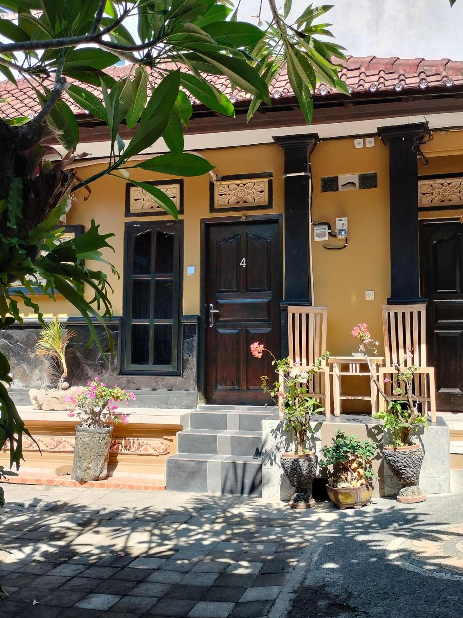 Готель Tirtasuci House Кута Екстер'єр фото